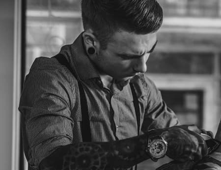 Photo of barber John Smith at work